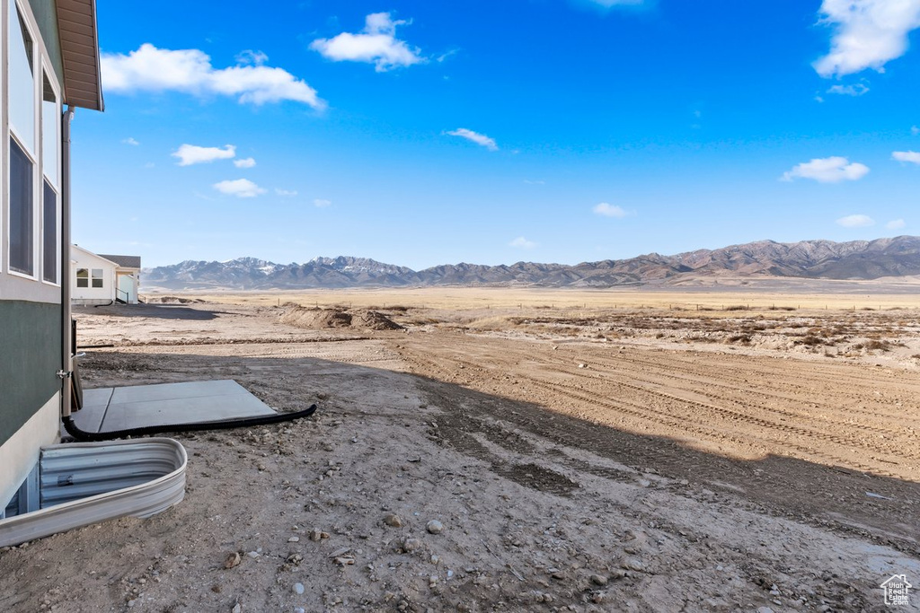 View of yard with a mountain view