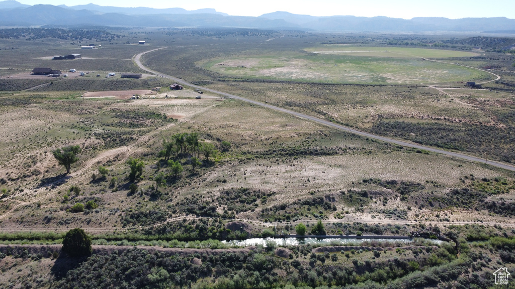 Aerial view of sparsely populated area with mountains