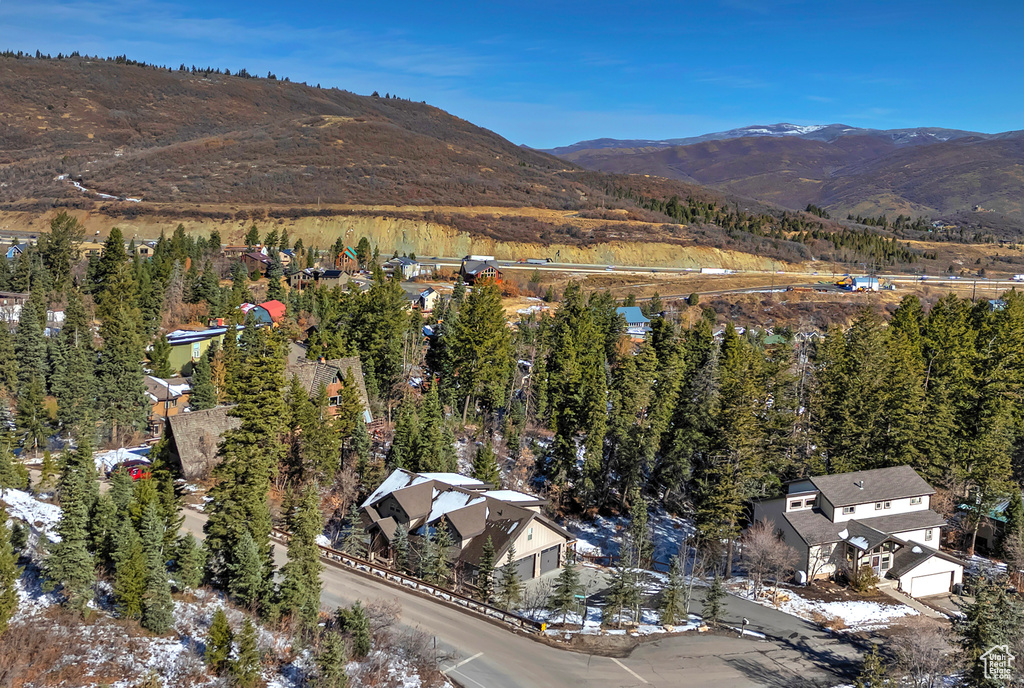 Drone / aerial view featuring a mountain view