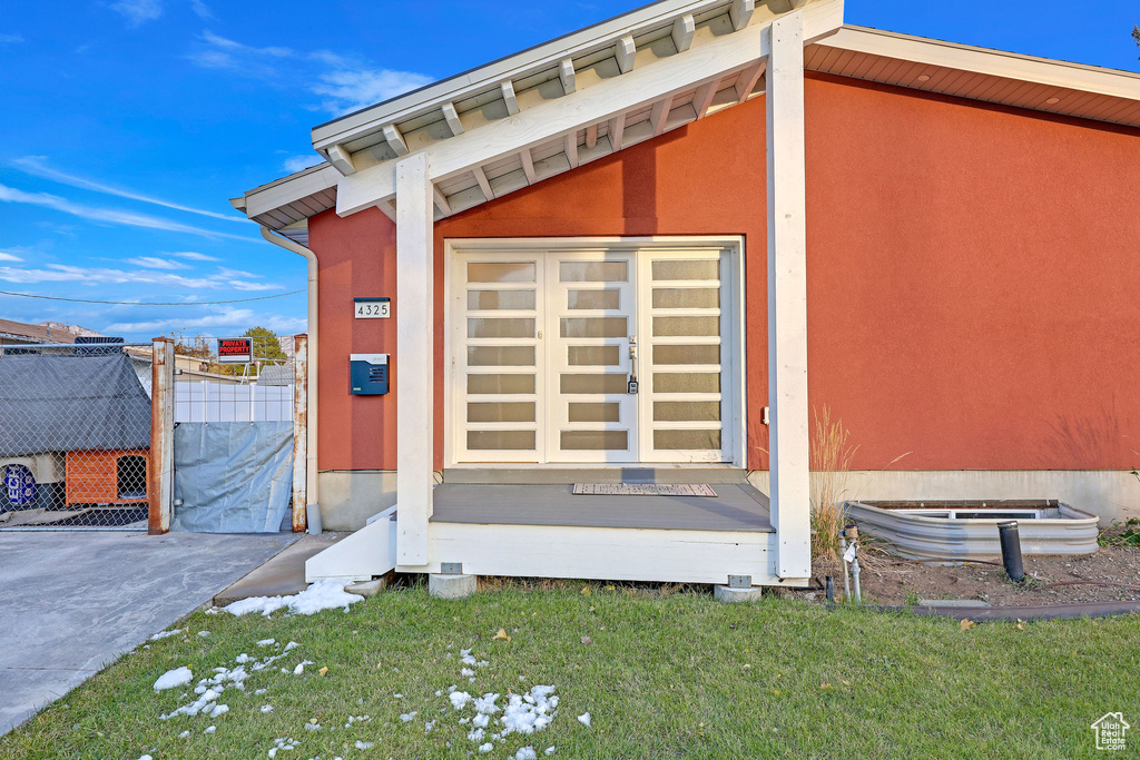 View of property entrance