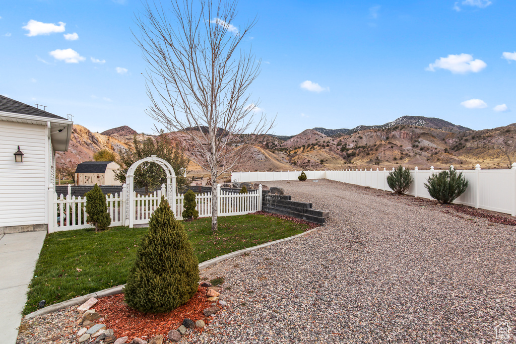 View of yard featuring a mountain view
