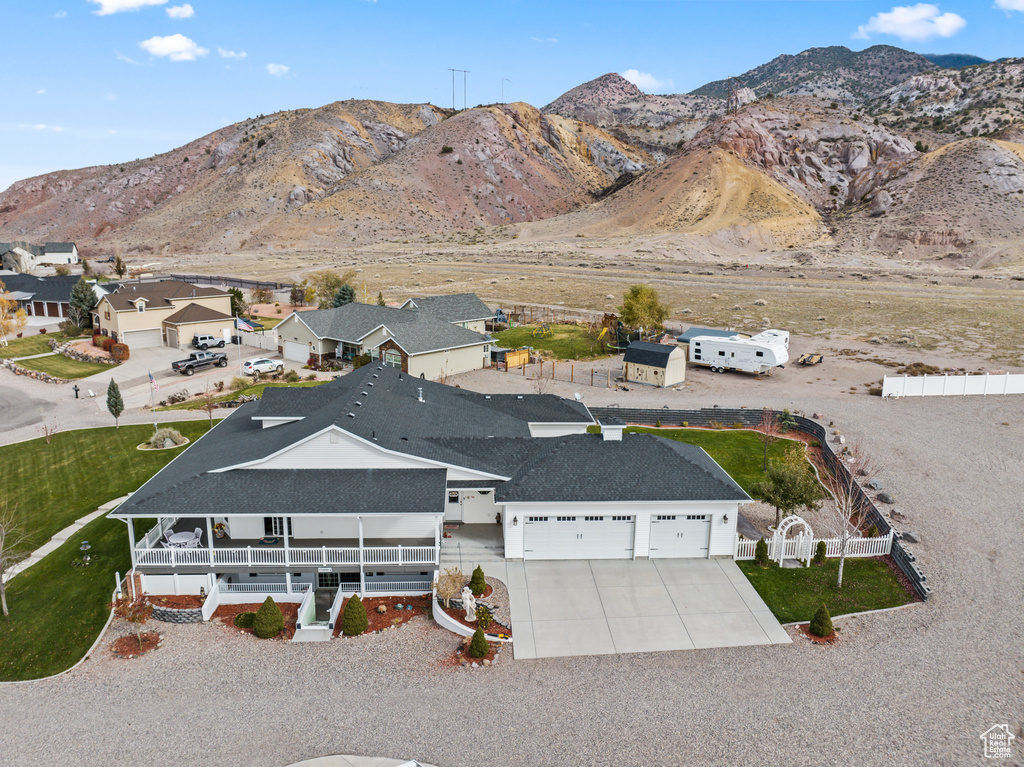 Bird's eye view featuring a mountain view