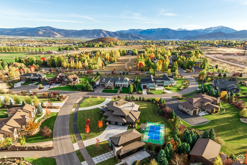 Drone / aerial view featuring a mountain view