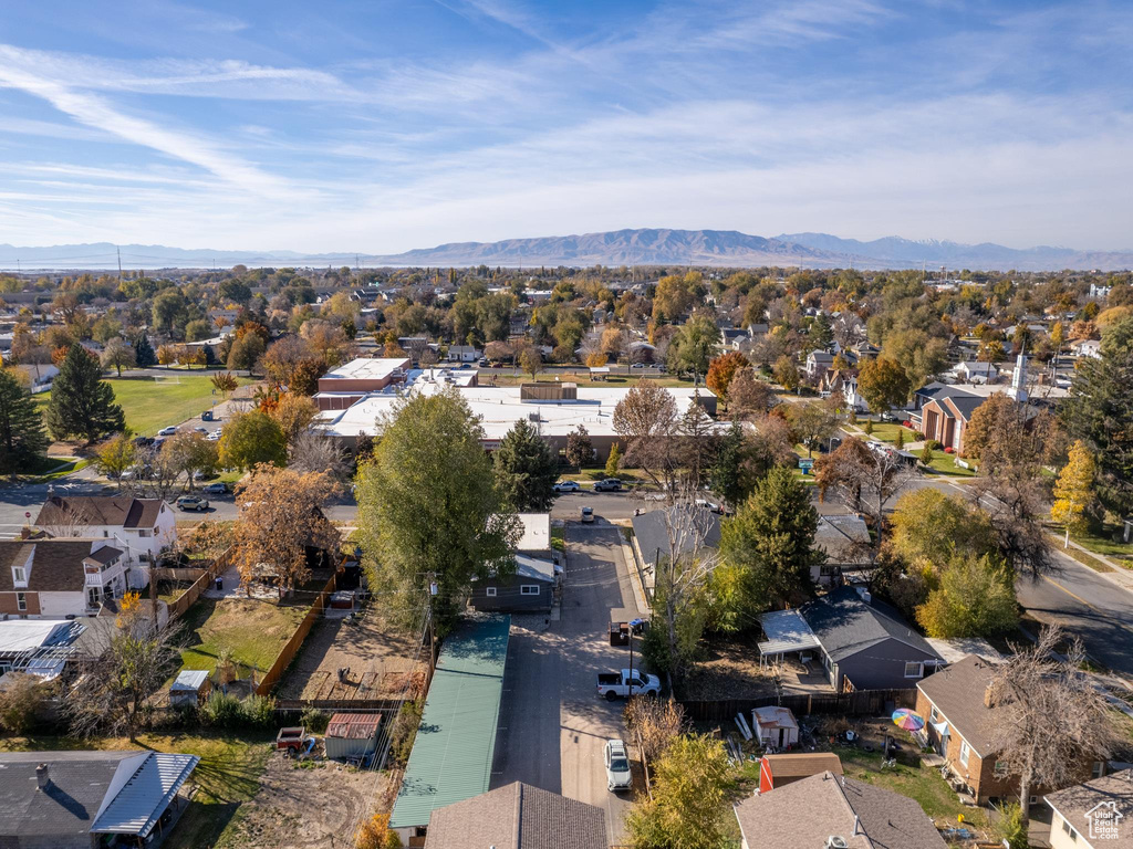 Drone / aerial view featuring a mountain view