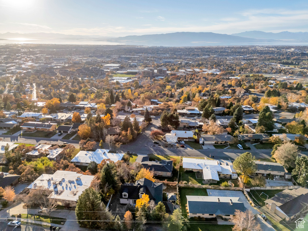 Drone / aerial view featuring a mountain view