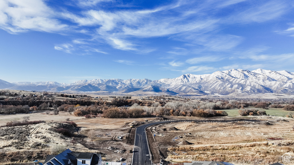 View of mountain feature