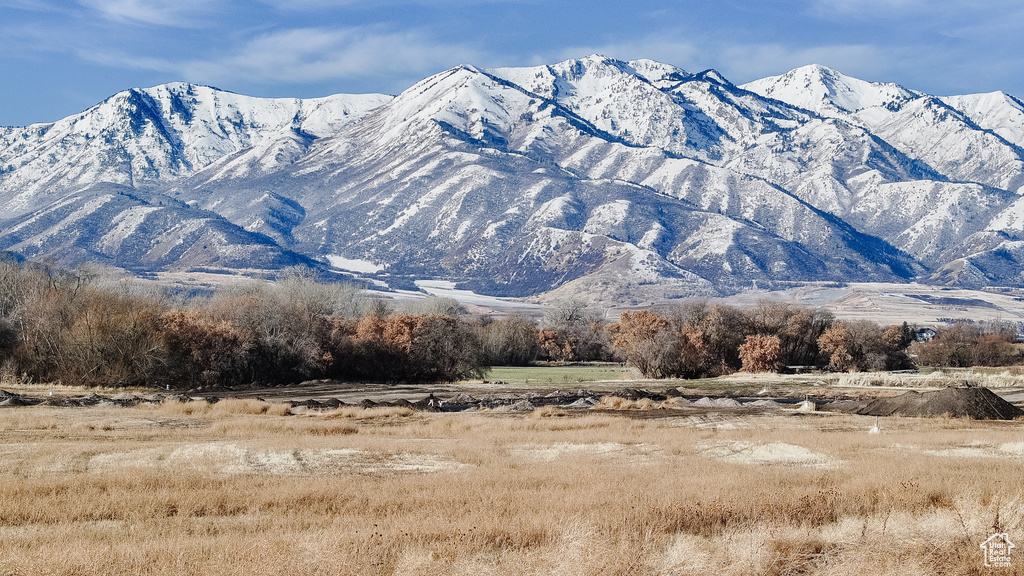 View of mountain feature