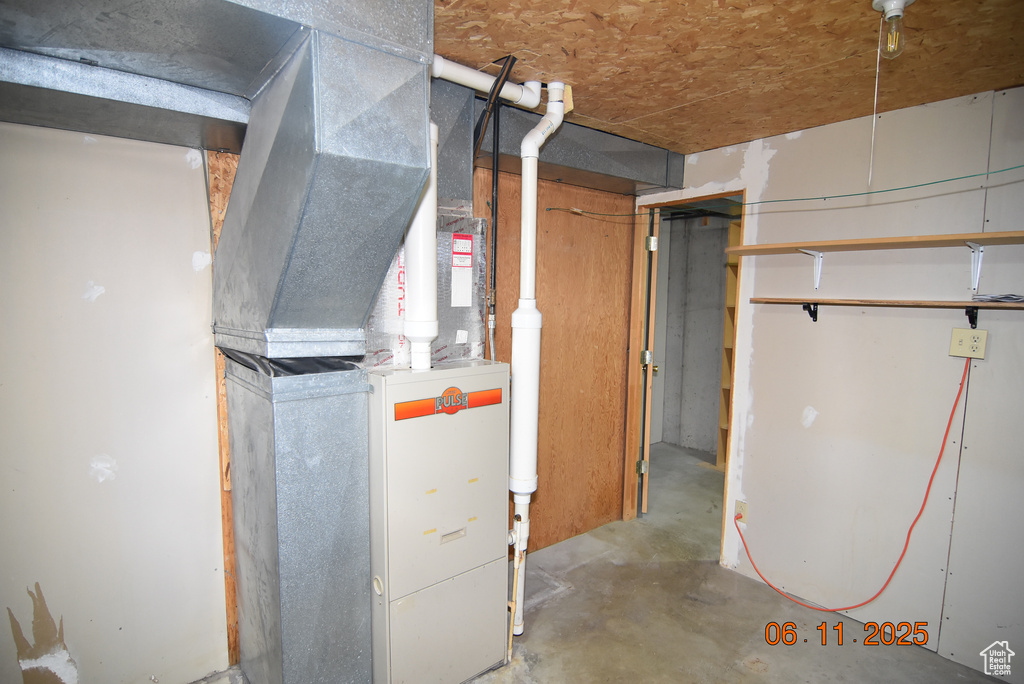 Utilities with heating unit
