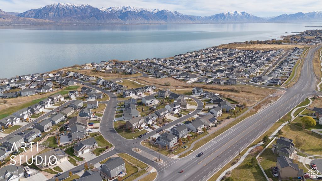 Bird\\\'s eye view featuring a water and mountain view