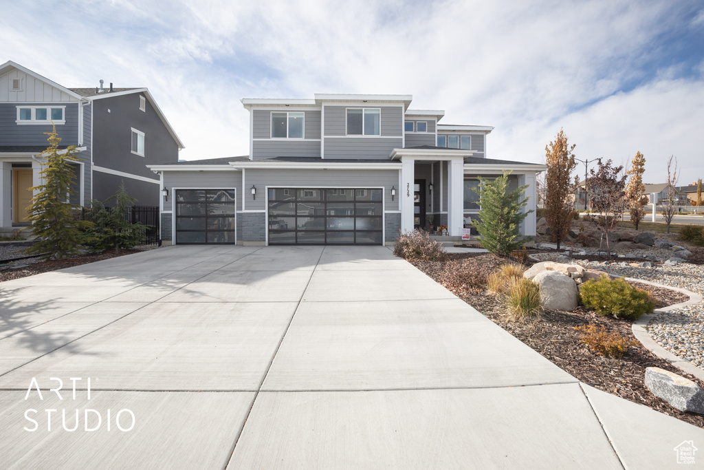 View of front of house featuring a garage