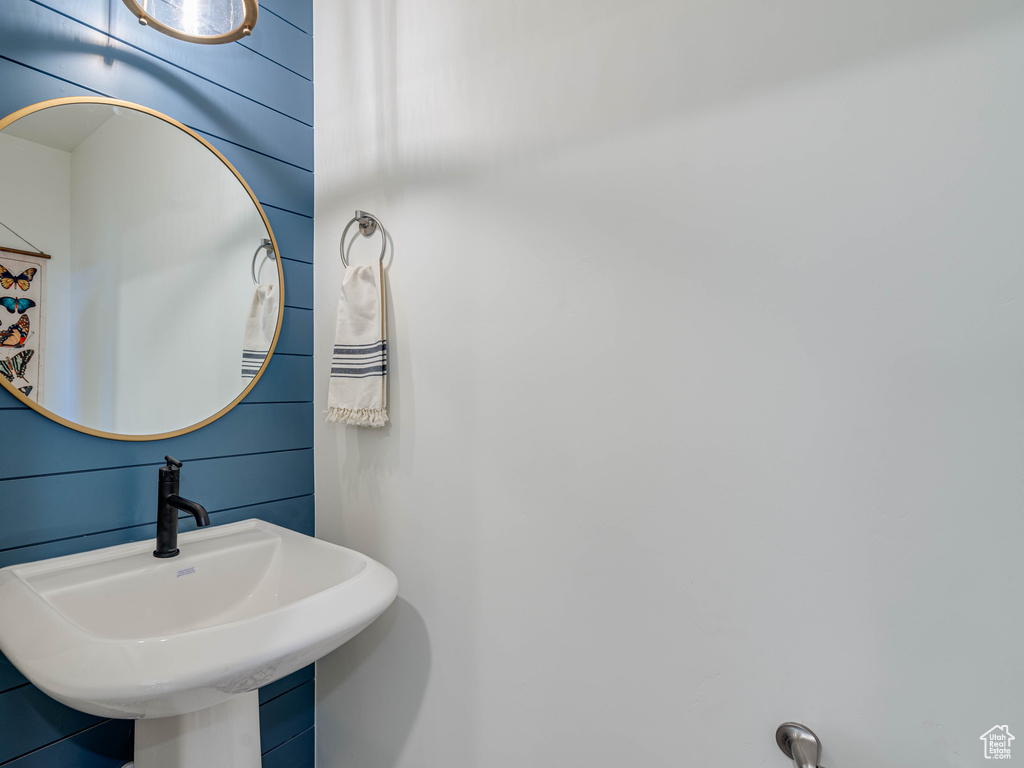 Bathroom featuring a sink