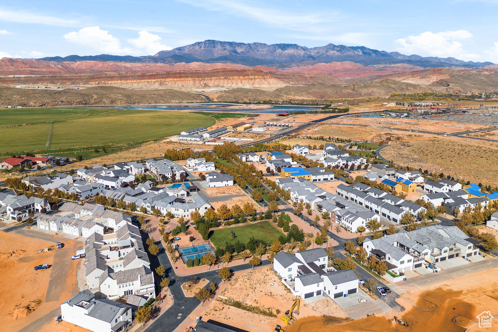 Drone / aerial view featuring a mountain view