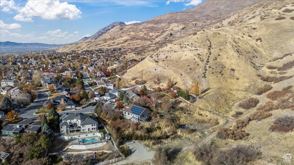 Drone / aerial view featuring a mountain view