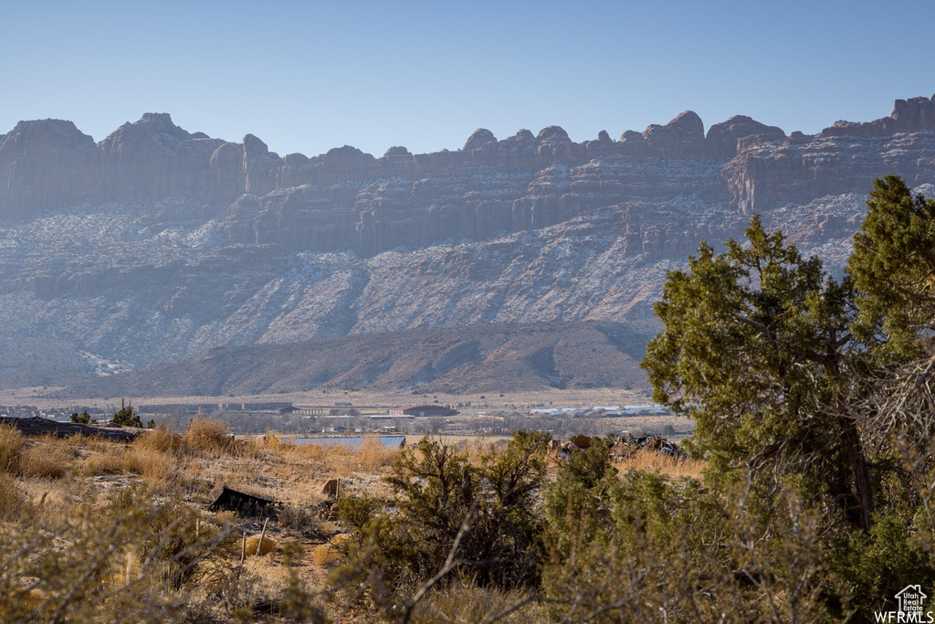 View of mountain feature