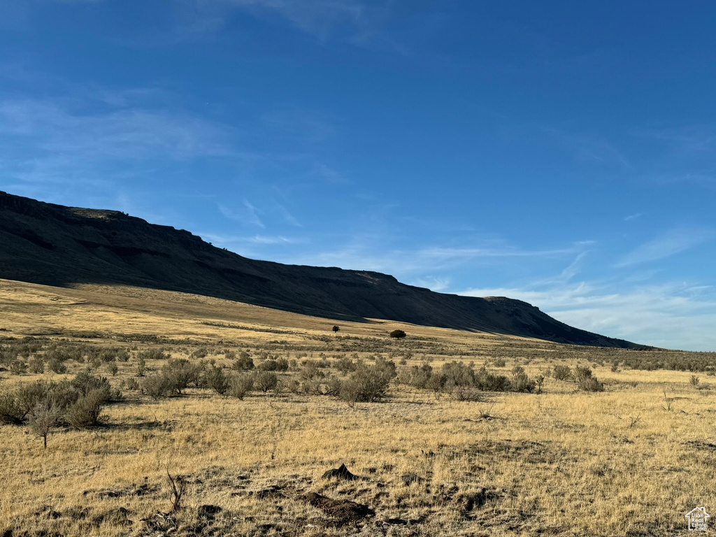 View of mountain feature
