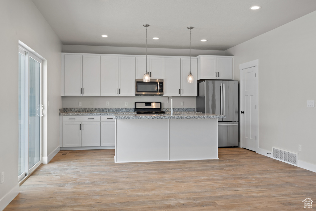 9781 N AARON AVE #207 Eagle Mountain, UT 84005