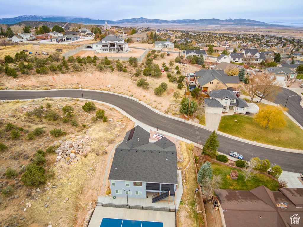 Bird's eye view with a mountain view