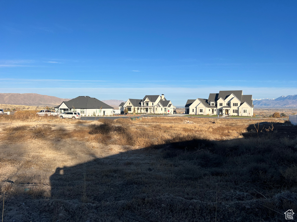 View of yard featuring a mountain view
