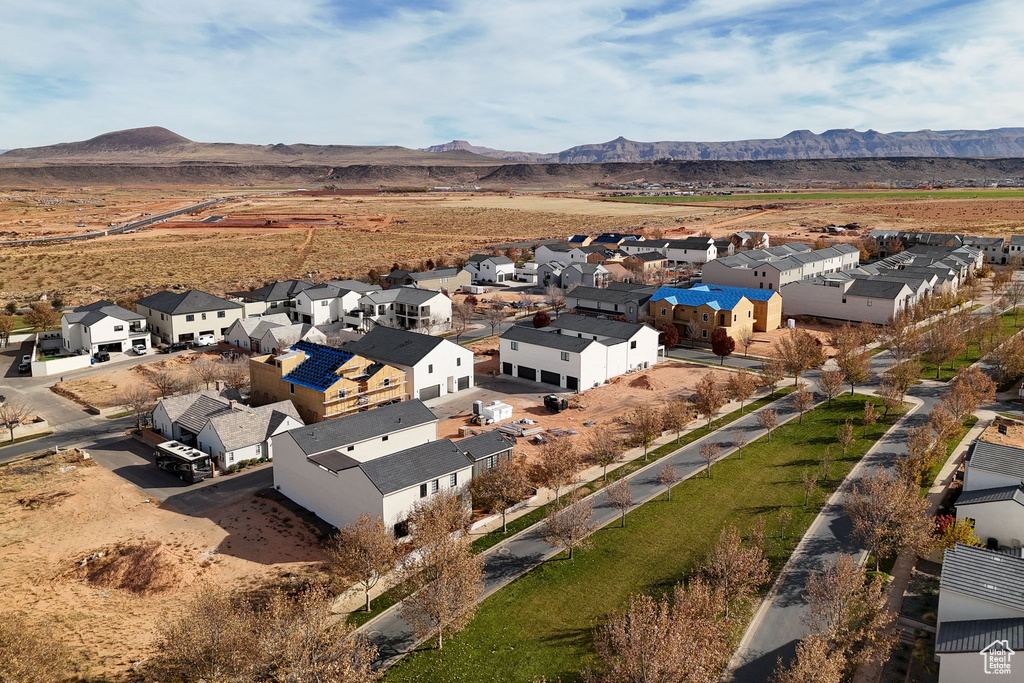 Drone / aerial view featuring a mountain view