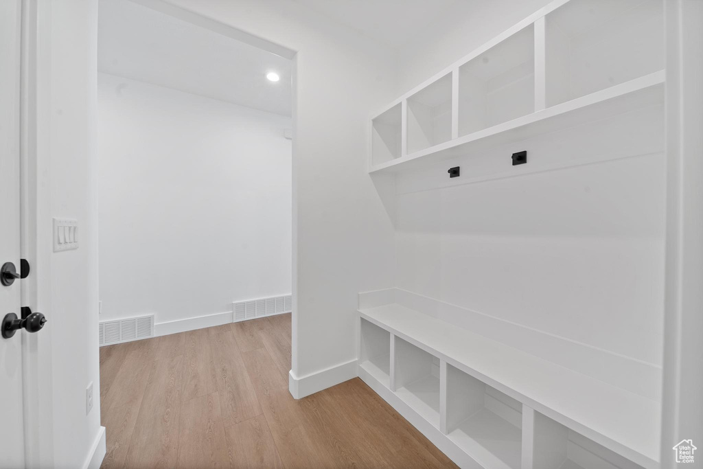 1436 E PARKER LN #426 Lake Point, UT 84074
