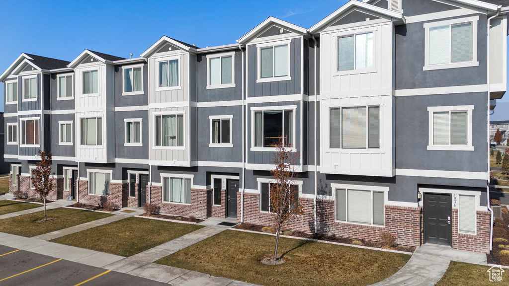 View of townhome / multi-family property