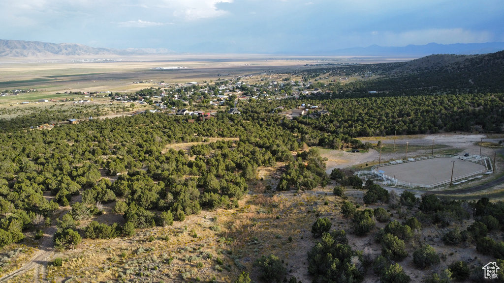 Aerial view with a mountain view