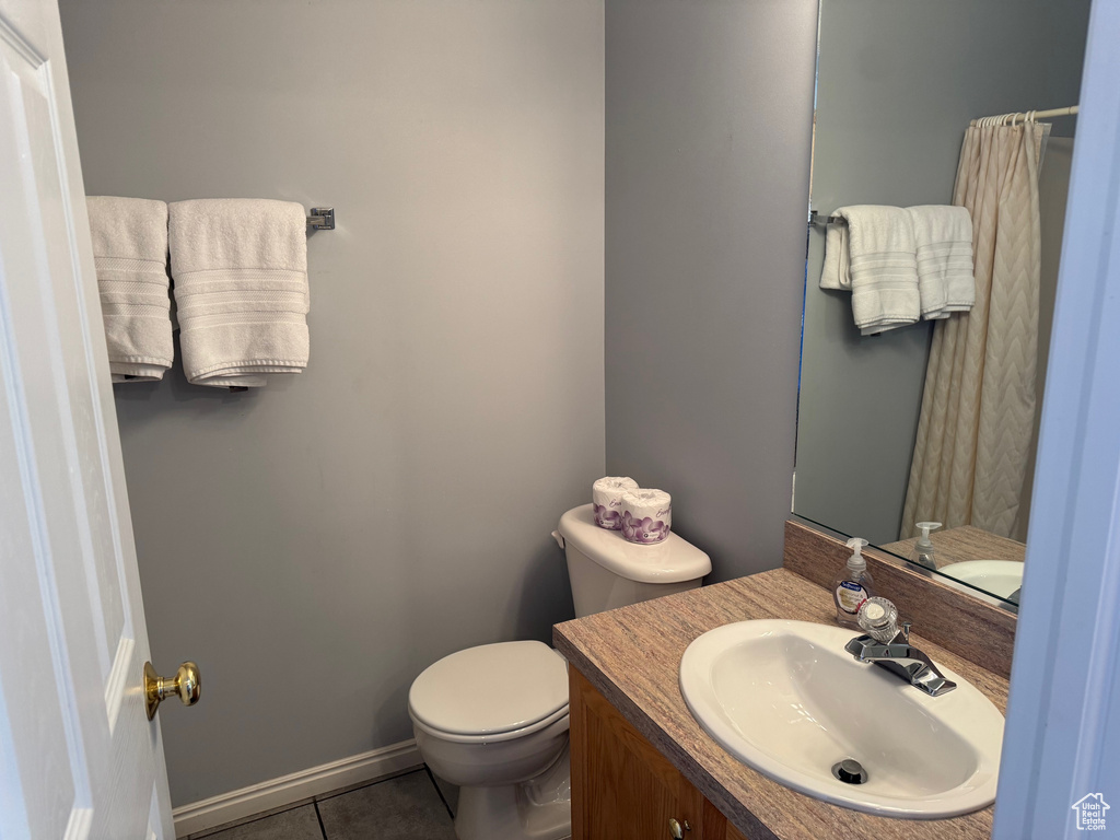 Photo 14 for MLS #2054488 at 890 N Newberg Pl #3