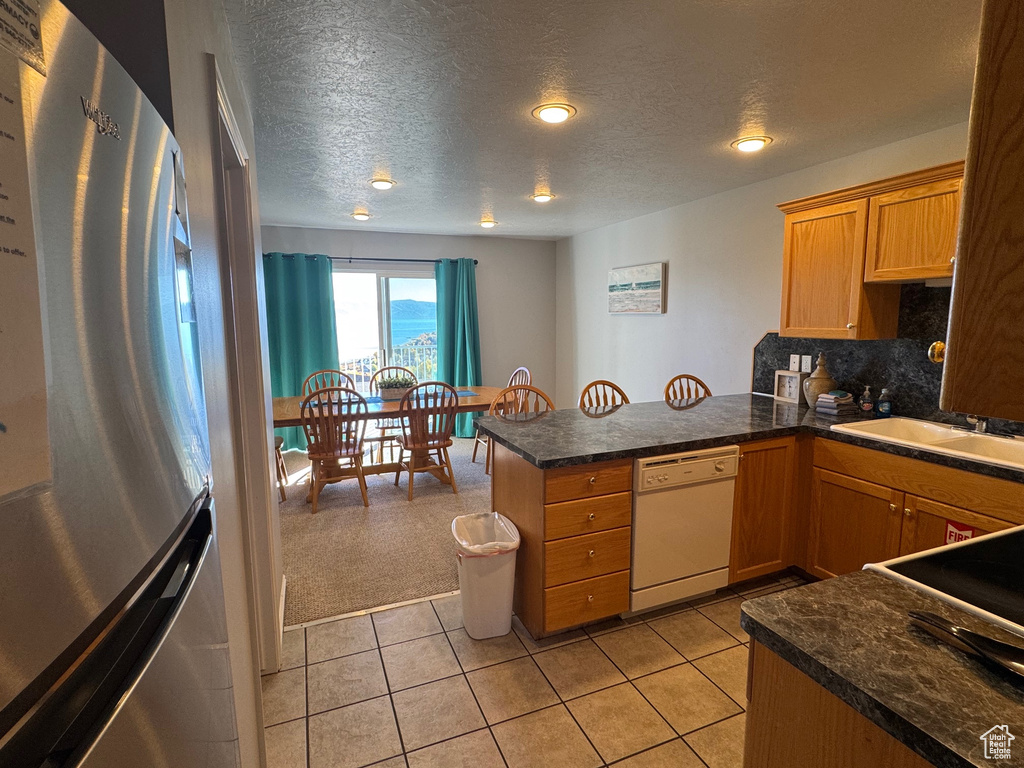 Photo 10 for MLS #2054488 at 890 N Newberg Pl #3