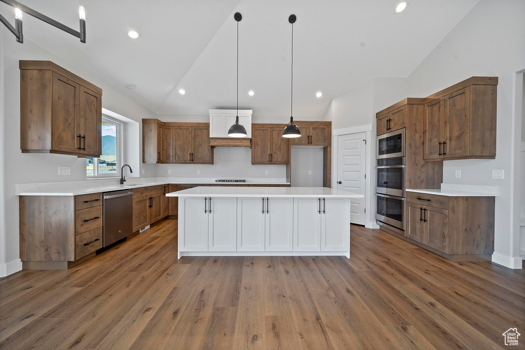 7262 N LAKE DR Lake Point, UT 84074