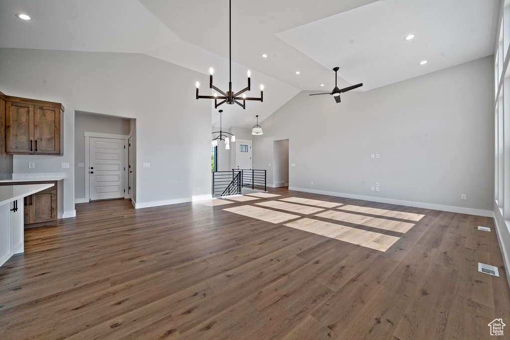 7262 N LAKE DR Lake Point, UT 84074