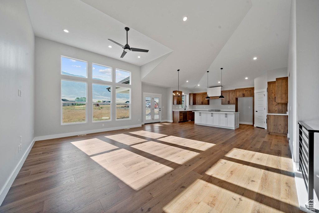 7262 N LAKE DR Lake Point, UT 84074