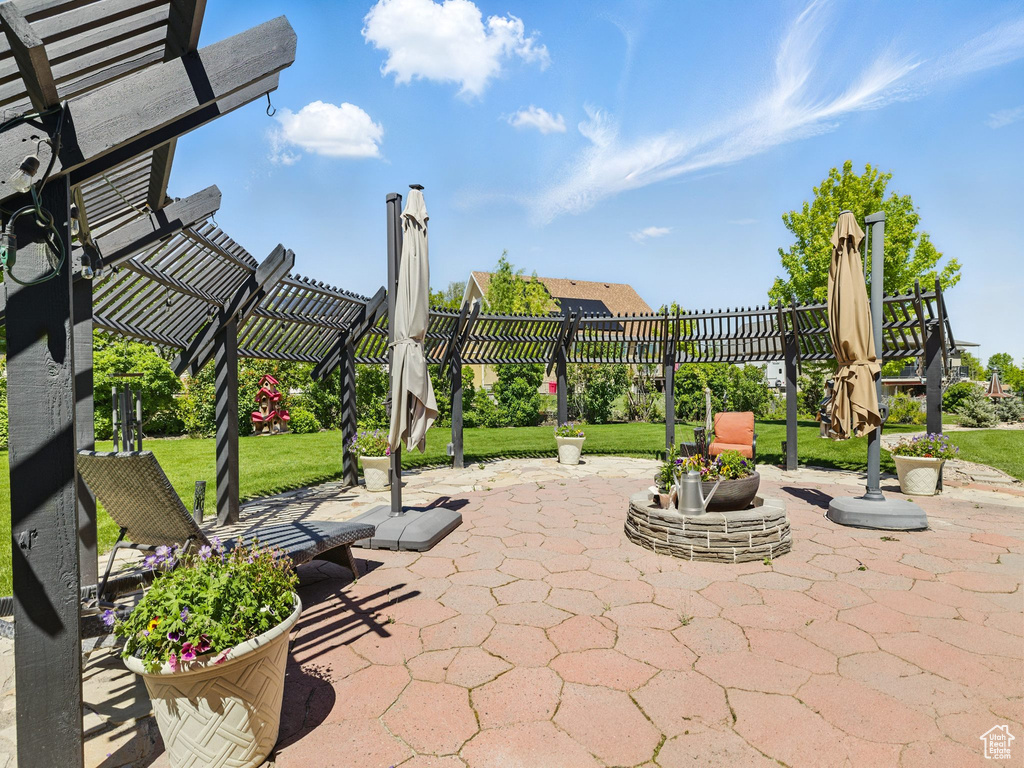 View of patio / terrace with a pergola