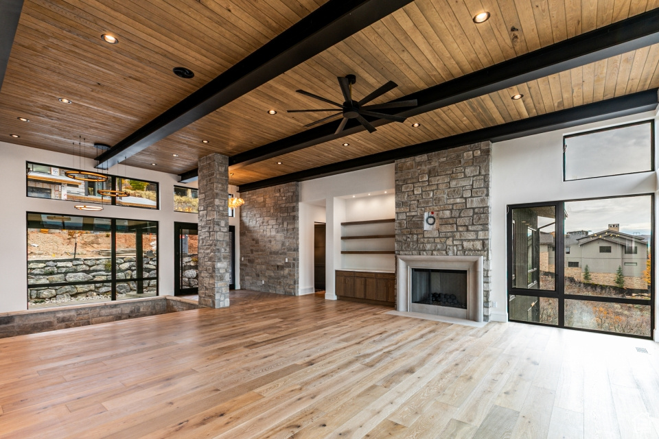 Photo 5 for MLS #2054662 at 688 E Longview Dr