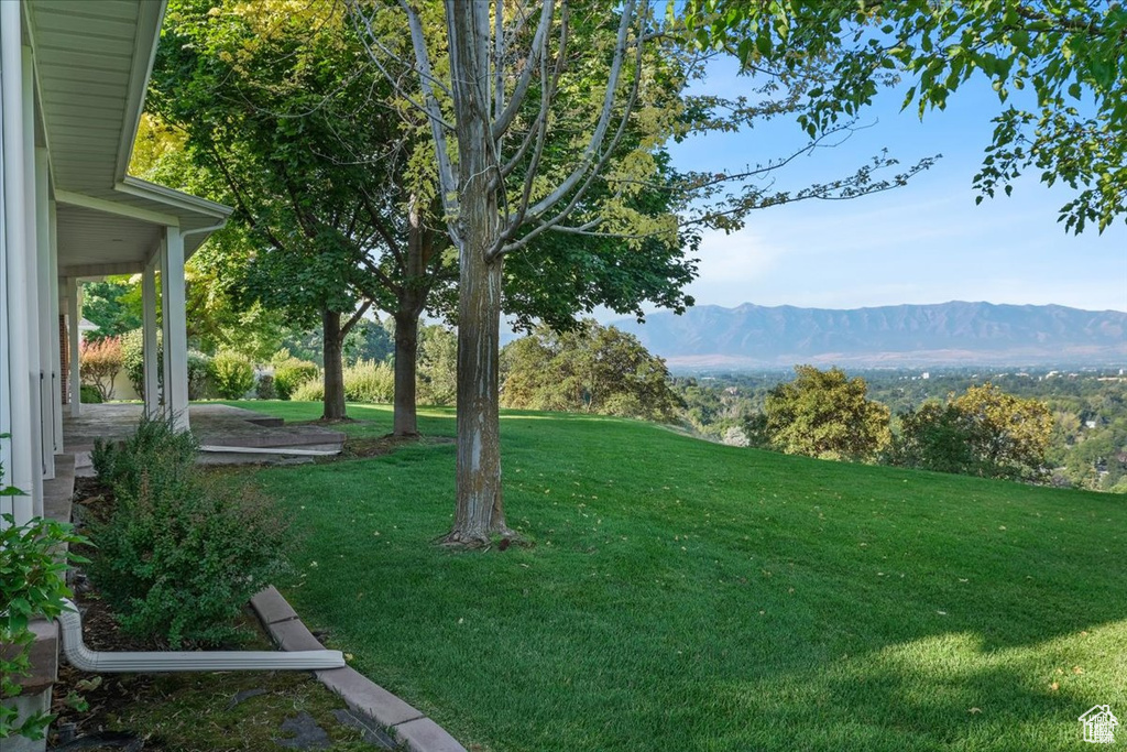View of yard featuring a mountain view