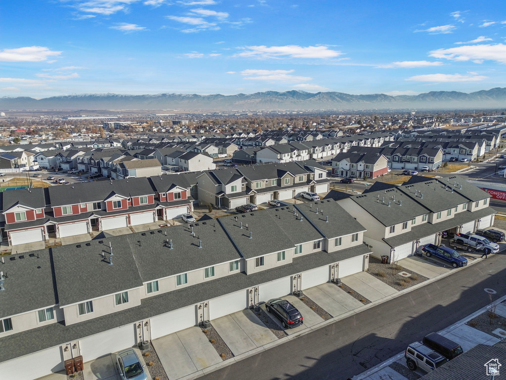 Bird's eye view with a mountain view