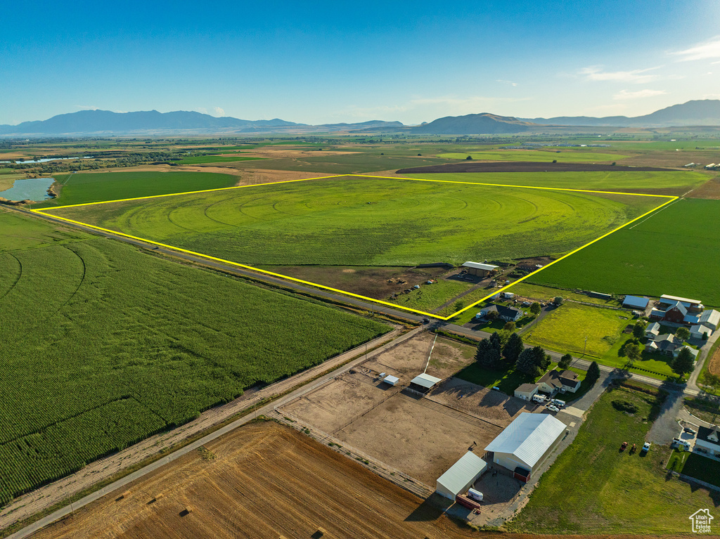 Bird\'s eye view featuring a mountain view