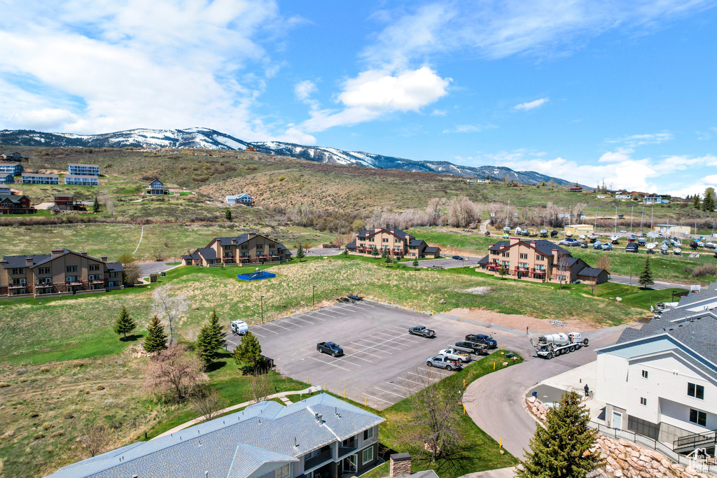 Bird\'s eye view of a mountain backdrop