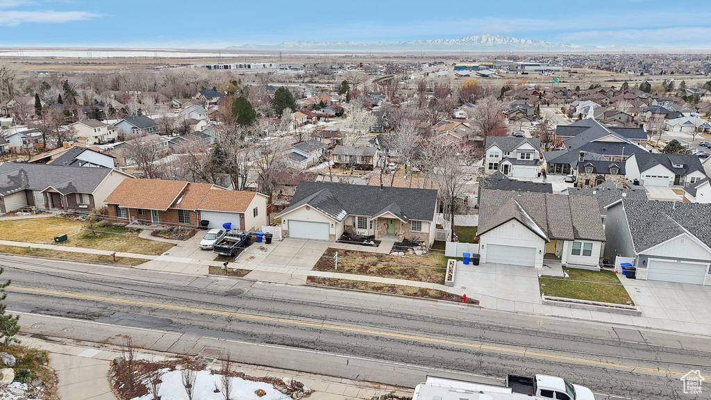 Bird's eye view with a residential view