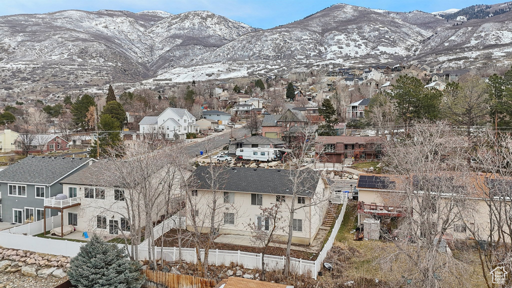 Birds eye view of property featuring a residential view and a mountain view