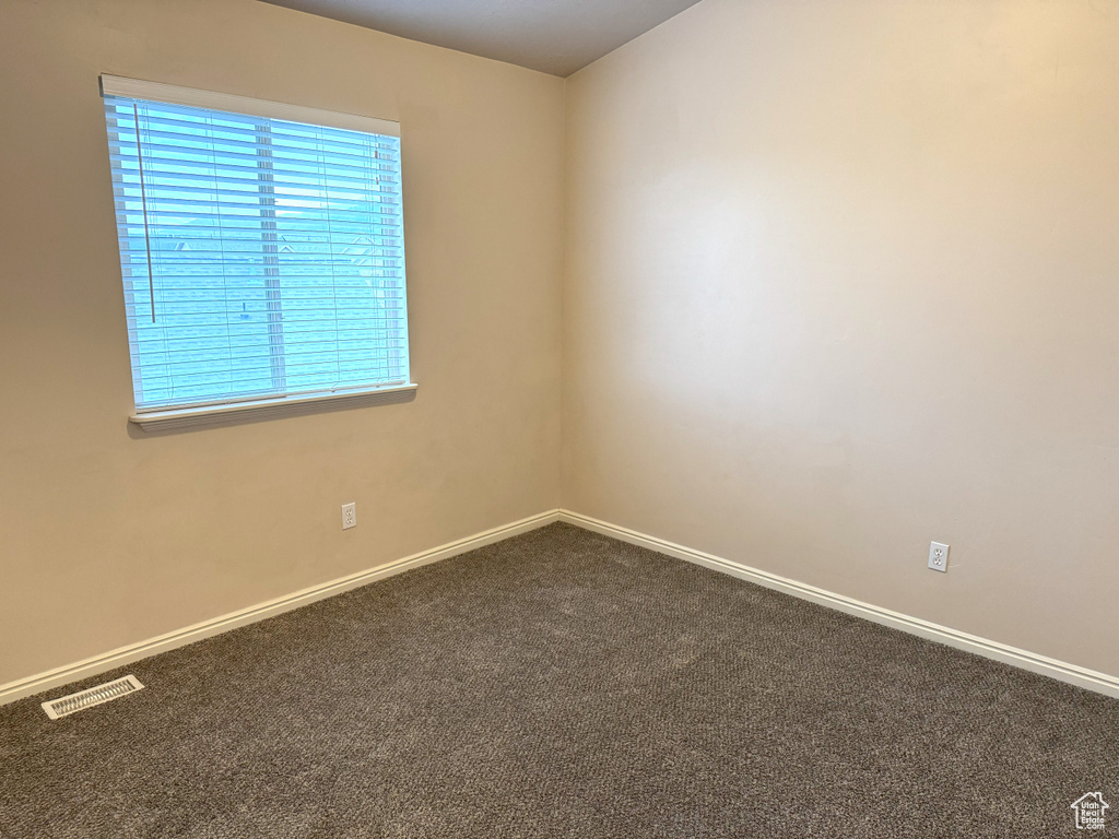 Empty room with carpet