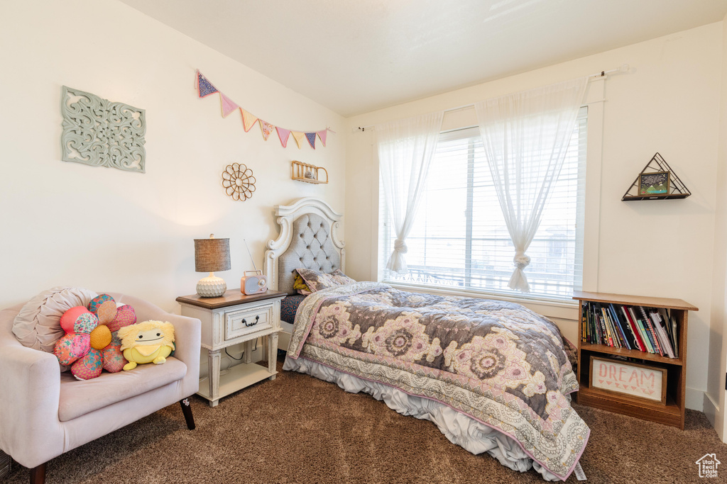 Bedroom with carpet