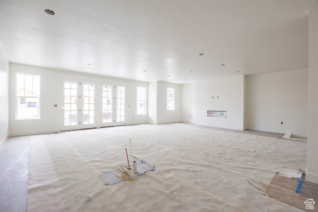 Photo 4 for MLS #2055719 at 6048 N Fairview Rd #220