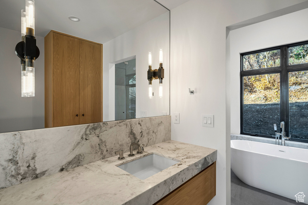 Photo 11 for MLS #2055752 at 455 Woodside Ave