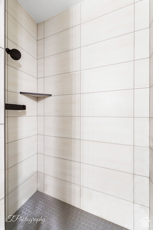 Bathroom with a tile shower