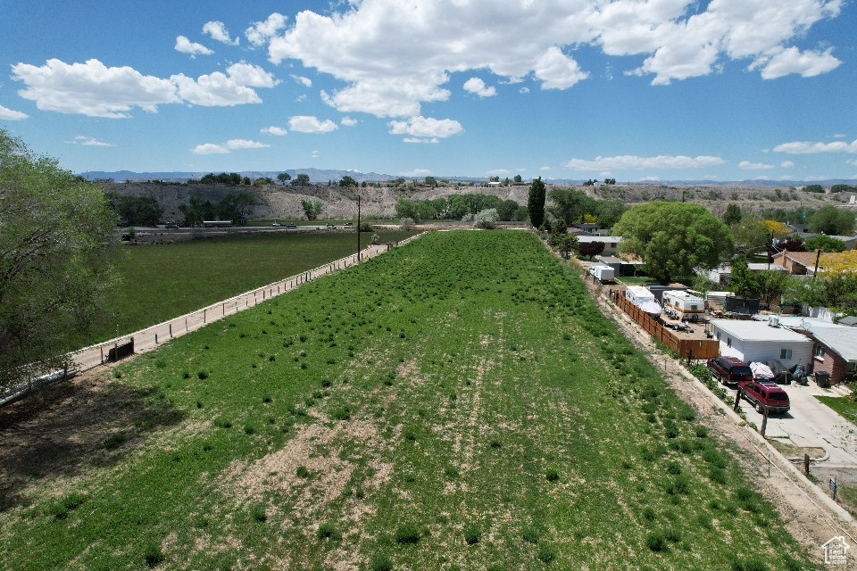 View of yard with a view of countryside