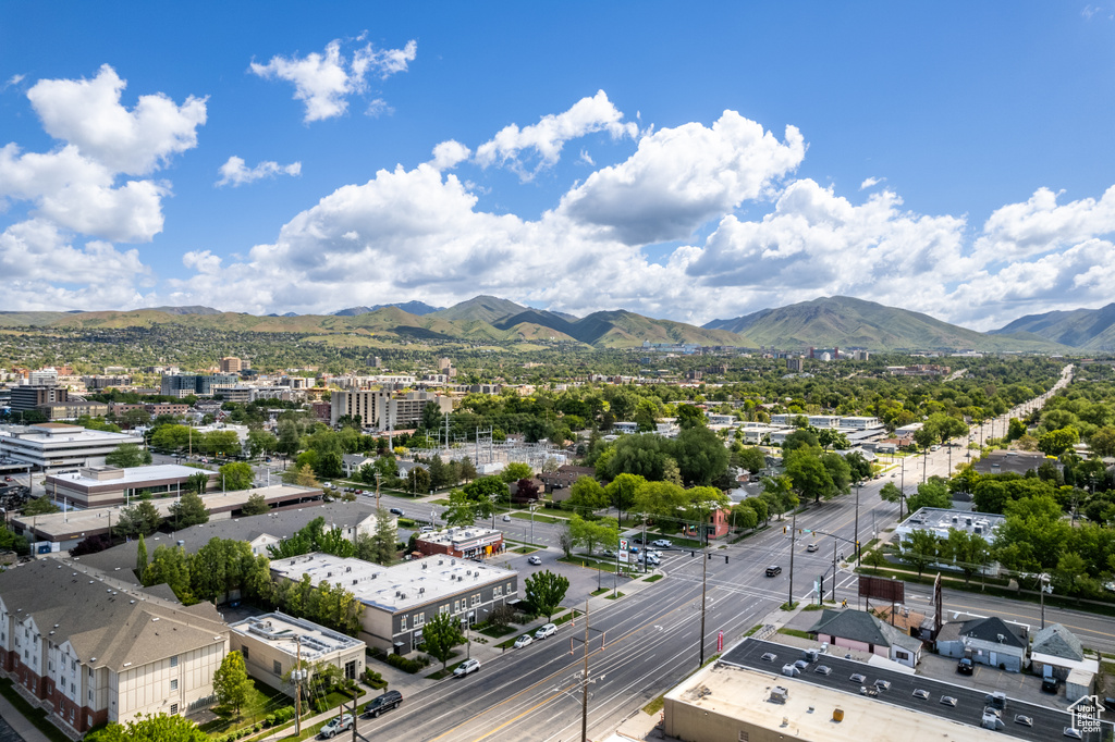 Drone / aerial view featuring a mountain view