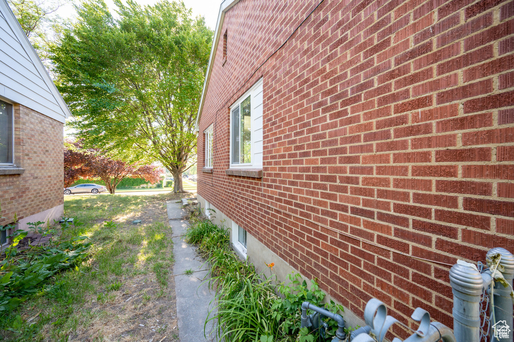 View of side of home