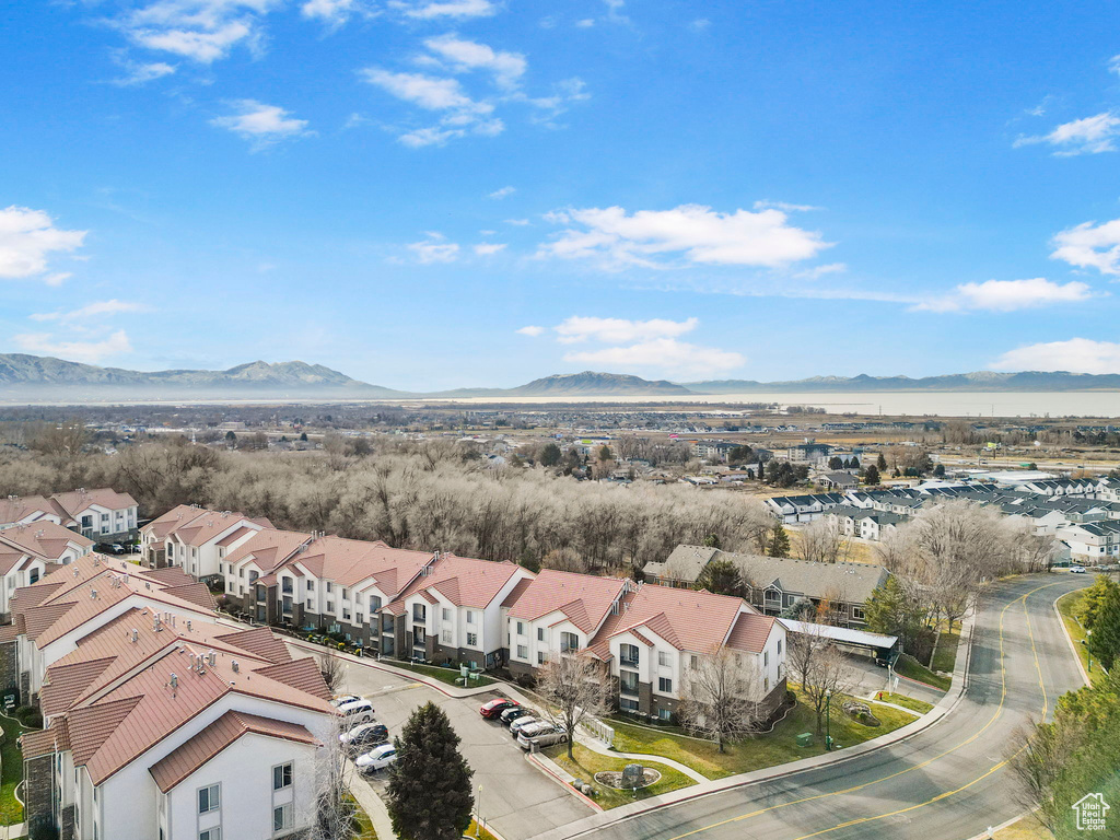 Drone / aerial view featuring a mountain view