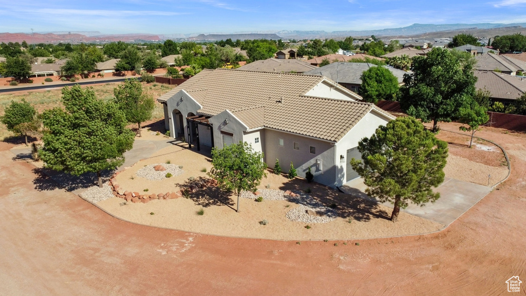 Drone / aerial view featuring a mountain view