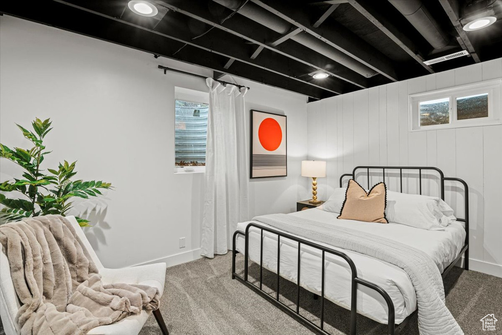 Bedroom with carpet